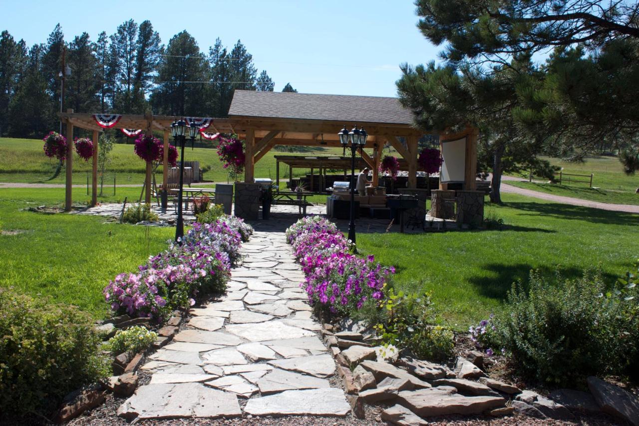 Black Elk 3* Hill City